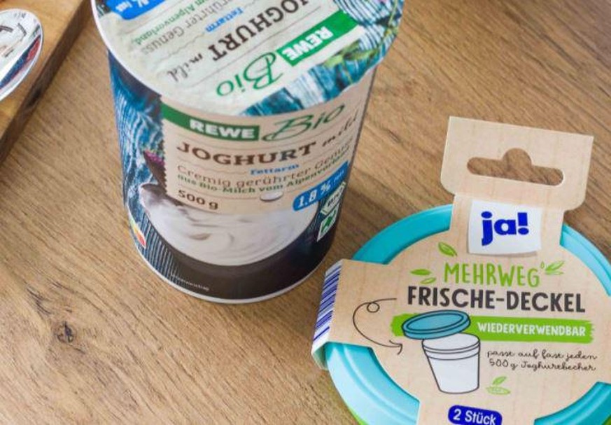 Für die Joghurts der Rewe-Eigenmarken gibt es in Zukunft spezielle MEhrweg-Deckel.