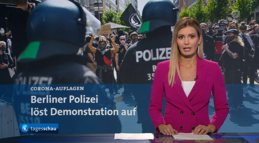 "In Berlin ist die umstrittene Demonstration gegen die Corona-Beschränkungen aufgelöst worden", vermeldete Sprecherin Karolin Kandler um 15.35 Uhr.