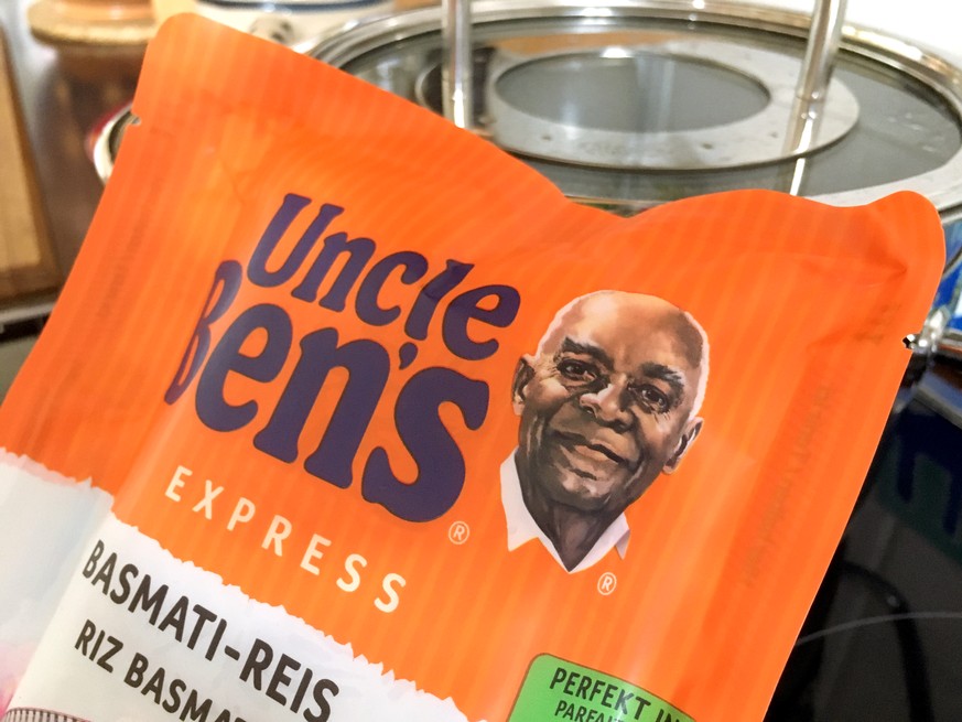 ARCHIV - 26.06.2020, Berlin: Ein Kochbeutel mit Reis von Uncle Ben&#039;s. Der US-Lebensmittelkonzern Mars benennt seine Reismarke