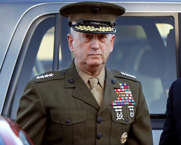 FILE PHOTO: Marine Corps four-star general James Mattis arrives to address at the pre-trial hearing of Marine Corps Sgt. Frank D. Wuterich at Camp Pendleton, California March 22, 2010. REUTERS/Mike Bl ...