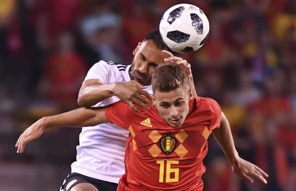 Belgium&#039;s Thorgan Hazard, right, goes up against Egypt&#039;s Ahmed Elmohamady during a friendly soccer match between Belgium and Egypt at the King Baudouin stadium in Brussels, Wednesday, June 6 ...