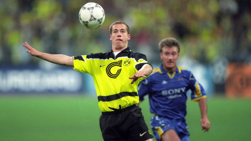 Lars Ricken entschied als Teenager das Champions-League-Finale 1997 gegen Juventus Turin. Im Hintergrund: Didier Deschamps.