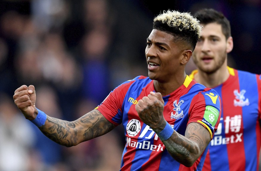 Crystal Palace&#039;s Patrick van Aanholt celebrates scoring his side&#039;s fourth goal of the game during their English Premier League soccer match Leicester City at Selhurst Park, London, Saturday, ...