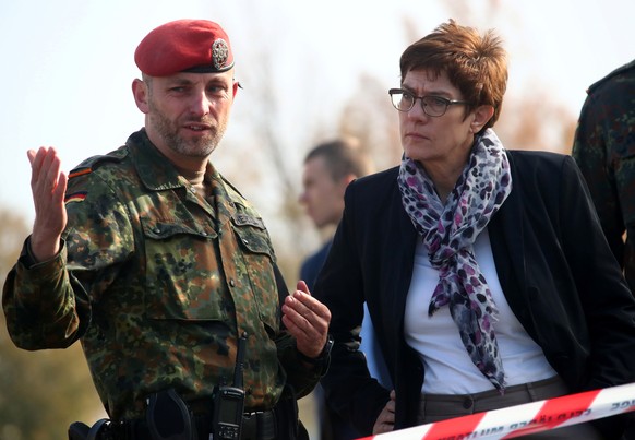 German Defence Minister Annegret Kramp-Karrenbauer visits troops of the German army Bundeswehr at the Henne-Barracks in Erfurt, Germany October 23, 2019. REUTERS/Michael Dalder