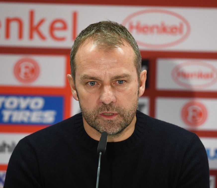Fortuna D�sseldorf - FC Bayern M�nchen / 23.11.2019 / Trainer Hansi Flick Bayern bei der Pressekonferenz PK DFL REGULATIONS PROHIBIT ANY USE OF PHOTOGRAPHS AS IMAGE SEQUENCES AND/OR QUASI-VIDEO *** Fo ...
