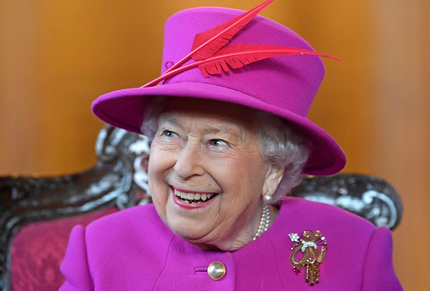 FILE PHOTO: Britain&#039;s Queen Elizabeth visits The Honourable Society of Lincoln&#039;s Inn to open the new Ashworth Centre, and re-open the recently renovated Great Hall, in London, Britain, Decem ...