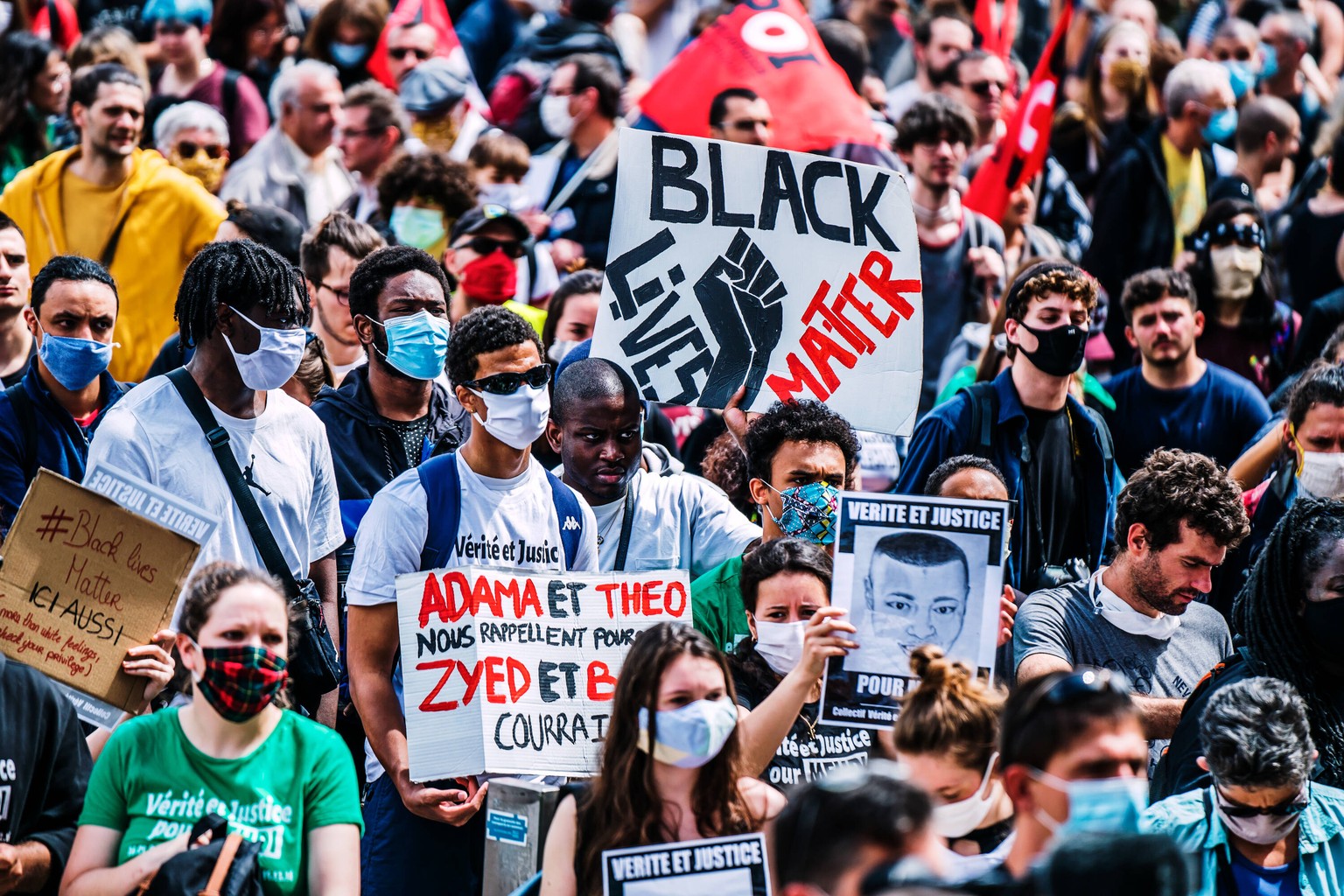 FRANCE - I CANNOT BREATHE - STANDING AGAINST RACISM Anti-racism demonstration: I cannot breathe, Justice for George Floyd, Justice for Adama, Black lives matter. LYON AUVERGNE RHONE ALPES FRANCE PUBLI ...