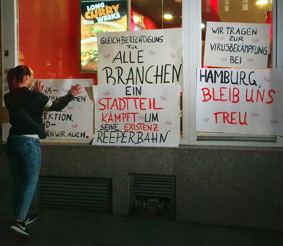 Sexy Aufstand, Reeperbahn, 28.07.20, Protest gegen Berufsverbot in der Herberrtstraße Hamburgf