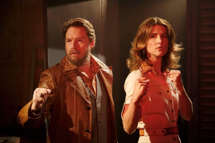 STUMPTOWN, from left: Donal Logue, Cobie Smulders, Rip City Dicks , Season 1, ep. 103, aired Oct. 9, 2019. photo: Jessica Brooks / ABC / Courtesy Everett Collection TABLOIDS OUT NO BOOK PUBLISHING WIT ...
