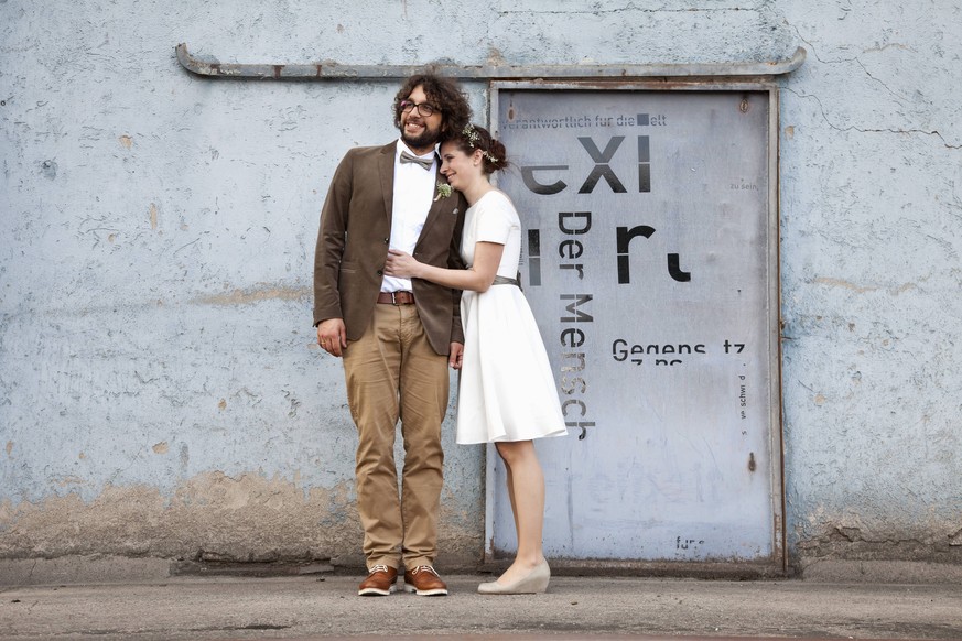 Bridal couple standing in front of an old industrial building model released PUBLICATIONxINxGERxSUIxAUTxHUNxONLY ND000460

Bridal COUPLE thing in Front of to Old Industrial Building Model released PUB ...