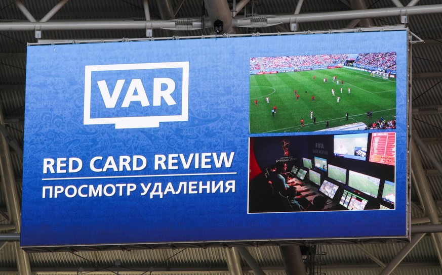 WM 2018, Video assistant referee VAR SAMARA, RUSSIA - JUNE 17, 2018: A video screen shows a VAR red card review during a First Stage Group E football match between Costa Rica and Serbia at Samara Aren ...