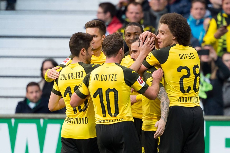 Dortmund, Germany 04.05.2019, 1. Bundesiga, 32. Spieltag, SV Werder Bremen - BV Borussia Dortmund, Paco Alcacer (BVB) Torjubel, jubelt mit seiner Mannschaft nach treffer zum 0:2, celebrates after scor ...
