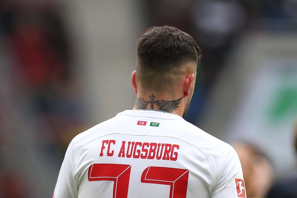 Marco Richter 23 (FC Augsburg) mit neuem Tattoo am Hals, FC Augsburg vs. Hertha BSC Berlin, Fussball, 1.Bundesliga, 11.05.2019, DFL REGULATIONS PROHIBIT ANY USE OF PHOTOGRAPHS AS IMAGE SEQUENCES AND/O ...