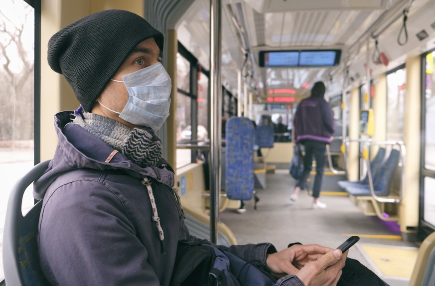 In Deutschland wird bald an vielen Orten Maskenpflicht gelten.
Atemschutzmasken bietet Amazon, es gibt aber dann auch Ausgabe-Service für Bedürftige
Das bedeutet nicht dass der Mundschutz rund um die  ...