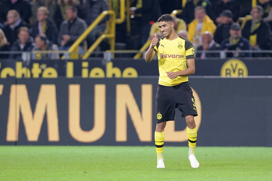 Achraf Hakimi (Dortmund) zeigt nach seinem Tor zum 3:0 laechelnd den Daumen hoch beim Spiel Borussia Dortmund vs. 1.FC Nuernberg, Fussball, 2. Bundesliga, 26.09.2018 DFL REGULATIONS PROHIBIT ANY USE O ...