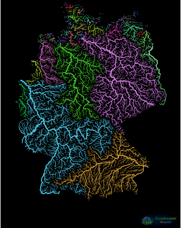Die hydrographische Karte Deutschlands wird von nur vier großen Entwässerungssystemen dominiert: Die Donau (orange) im Süden, der Rhein (blau) im Westen, die Elbe (lila) im Osten und die Weser (grün). ...