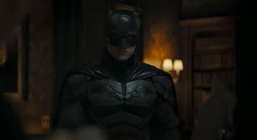 Robert Pattinson in Batman-Montur im ersten offiziellen Trailer.