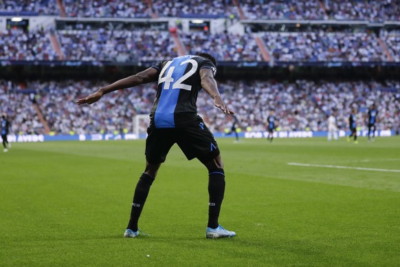 Brugge&#039;s Emmanuel Dennis celebrates after scoring his side&#039;s second goal during the Champions League group A soccer match between Real Madrid and Club Brugge, at the Santiago Bernabeu stadiu ...