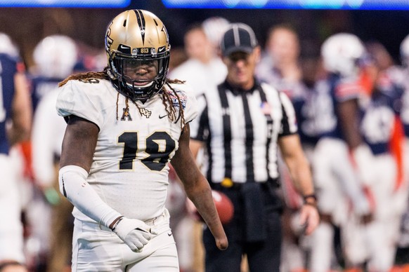 January 1, 2018: UCF Knights linebacker Shaquem Griffin (18) after a sack in the third quarter of the 50th Chick-fil-a Peach Bowl between Auburn and UCF at Mercedes-Benz Stadium in Atlanta, GA. ( /Cal ...