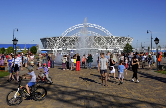 VOLGOGRAD, RUSSIA - JUNE 12, 2018: A view of the memorial park opened at the foot of the Mamayev Kurgan Hill, near Volgograd Arena, a 2018 FIFA World Cup venue, on Russia Day, a national holiday celeb ...