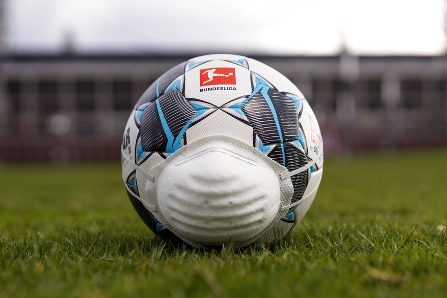 Wie geht es weiter im Profi-Fußball? Die Bundesliga-Klubs stehen vor einer Mammutaufgabe.