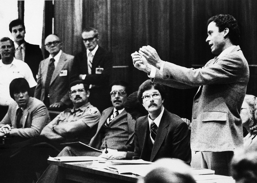 Theodore Bundy gestures as he presents a motion before Circuit Judge Edward Cowart, as Bundy&#039;s murder trial got under way in Miami on Monday, June 25, 1979. Bundy&#039;s motion complained that he ...