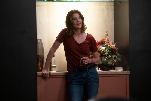 STUMPTOWN, Cobie Smulders in Forget It Dex, It s Stumptown , pilot episode, Season 1, episode 101, aired September 25, 2019, ph: David Bukach / ABC / Courtesy Everett Collection For usage credit pleas ...