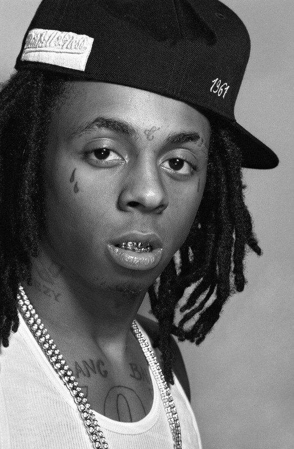 Jun 11, 2007 - Miami, Florida, USA - Rapper LIL WAYNE photographed in Miami, Forida. PUBLICATIONxINxGERxSUIxAUTxONLY - ZUMAj10_ 20070611_dav_j10_052

jun 11 2007 Miami Florida USA Rapper Lil Wayne pho ...