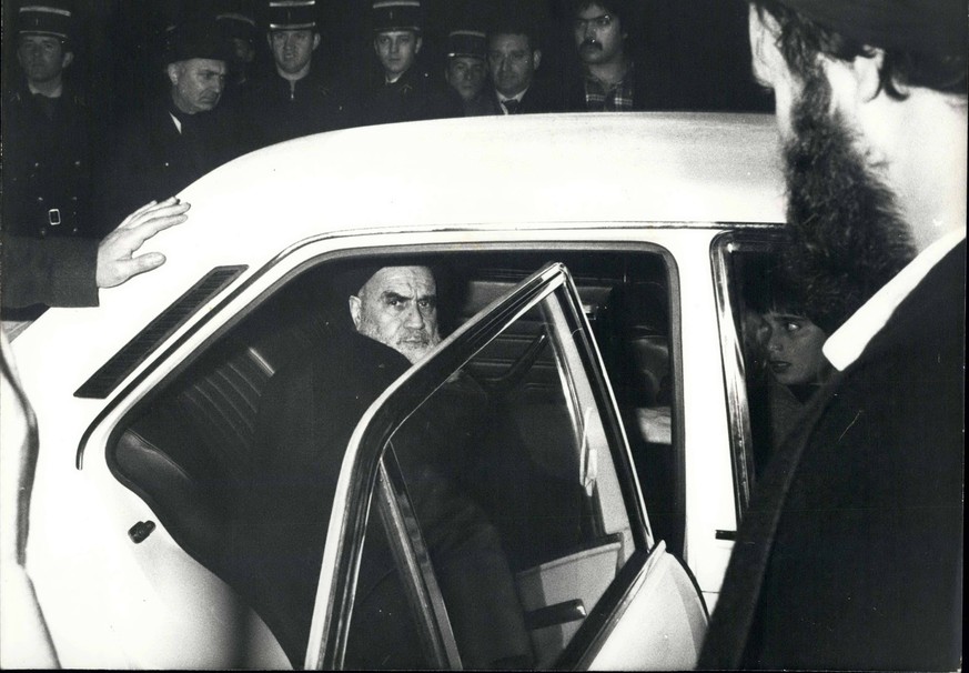 Feb. 01, 1979 - Iranian Ayatollah Khomeini Leaving France after 16 Years Exile PUBLICATIONxINxGERxONLY - ZUMAk09

Feb 01 1979 Iranian Ayatollah Khomeini leaving France After 16 Years Exile PUBLICATION ...