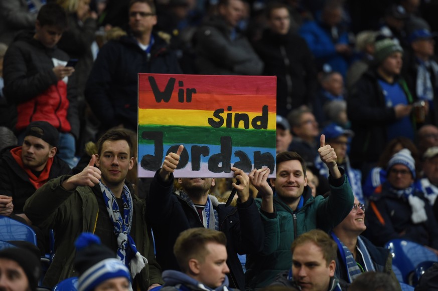 Nicht nur Fans von Hertha BSC, sondern auch Anhänger des FC Schalke solidarisierten sich nach den Beleidigungen mit dem Berliner.