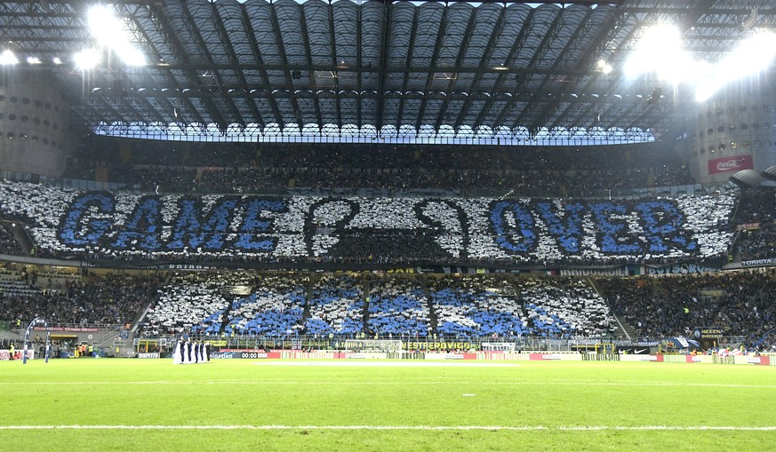 (190428) -- MILAN, April 28, 2019 (Xinhua) -- Fans of Inter Milan post GAME OVER to tease the elimination of Juventus from the UEFA Champions League during the Serie A soccer match with Inter Milan in ...